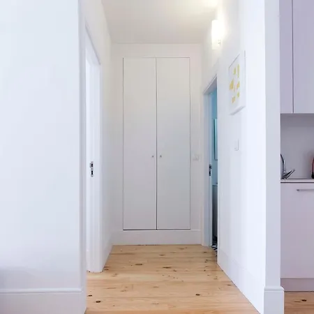 Bom *