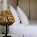Bom *
