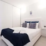 Bom *